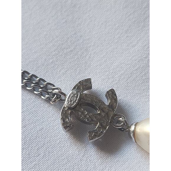 US BASED Authentic Vintage Chanel CC Faux Pearl Drop Pendant Necklace - Picture 9 of 10